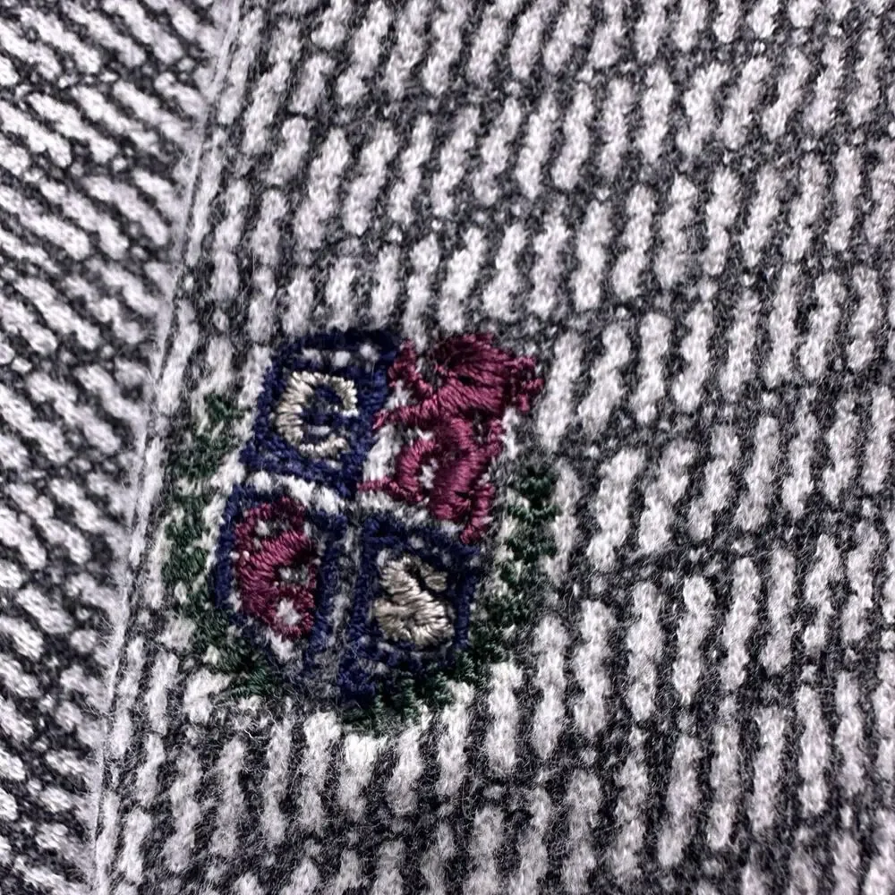 Vintage 1980’s Geometric Adult Large Knit Pullover Sweater Embroidered Golf Gray